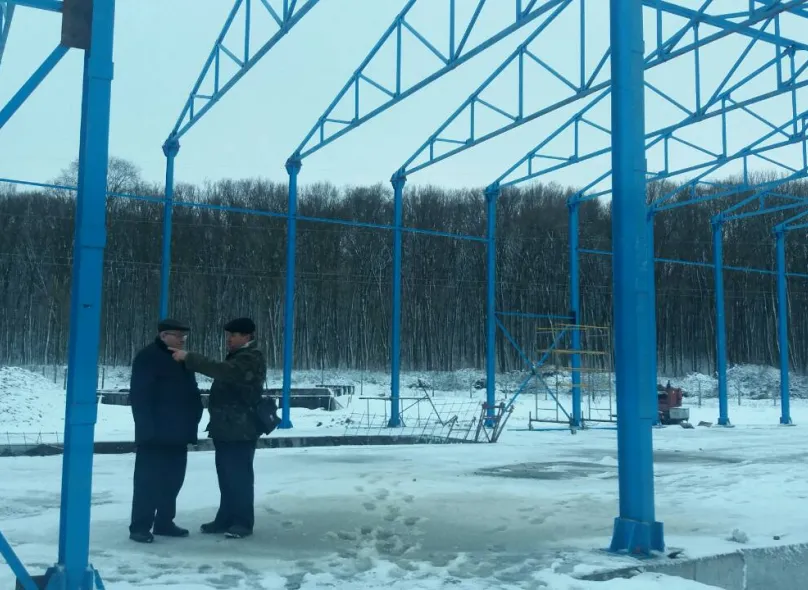 Director of PJSC "Barsky Machine-Building Plant" Luk I.H. together with the head of the Illinets City Council V.M. Yashchuk. got acquainted with the progress of works on the construction of the waste sorting complex — Photo 1