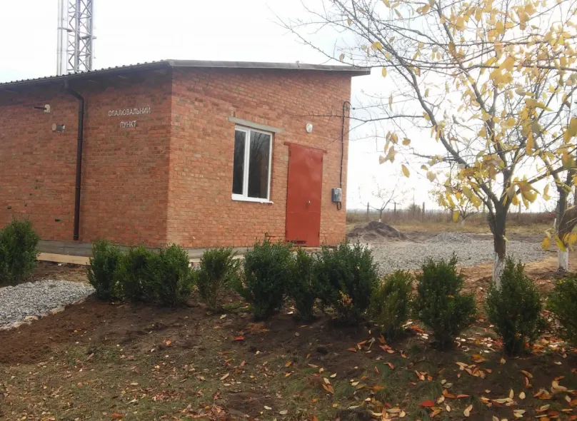 The employees of PJSC "Barskyi mashinobudovny zavod" carried out work on the removal of the boiler rooms of the ZOSH of the Bershad district from the basement premises — Photo 1