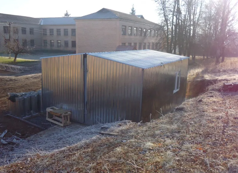 The employees of PJSC "Barskyi mashinobudovny zavod" carried out work on the removal of the boiler rooms of the ZOSH of the Bershad district from the basement premises — Photo 9